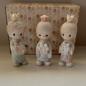 PRECIOUS MOMENTS Vintage 1981 “wee three kings” w/original box and packaging